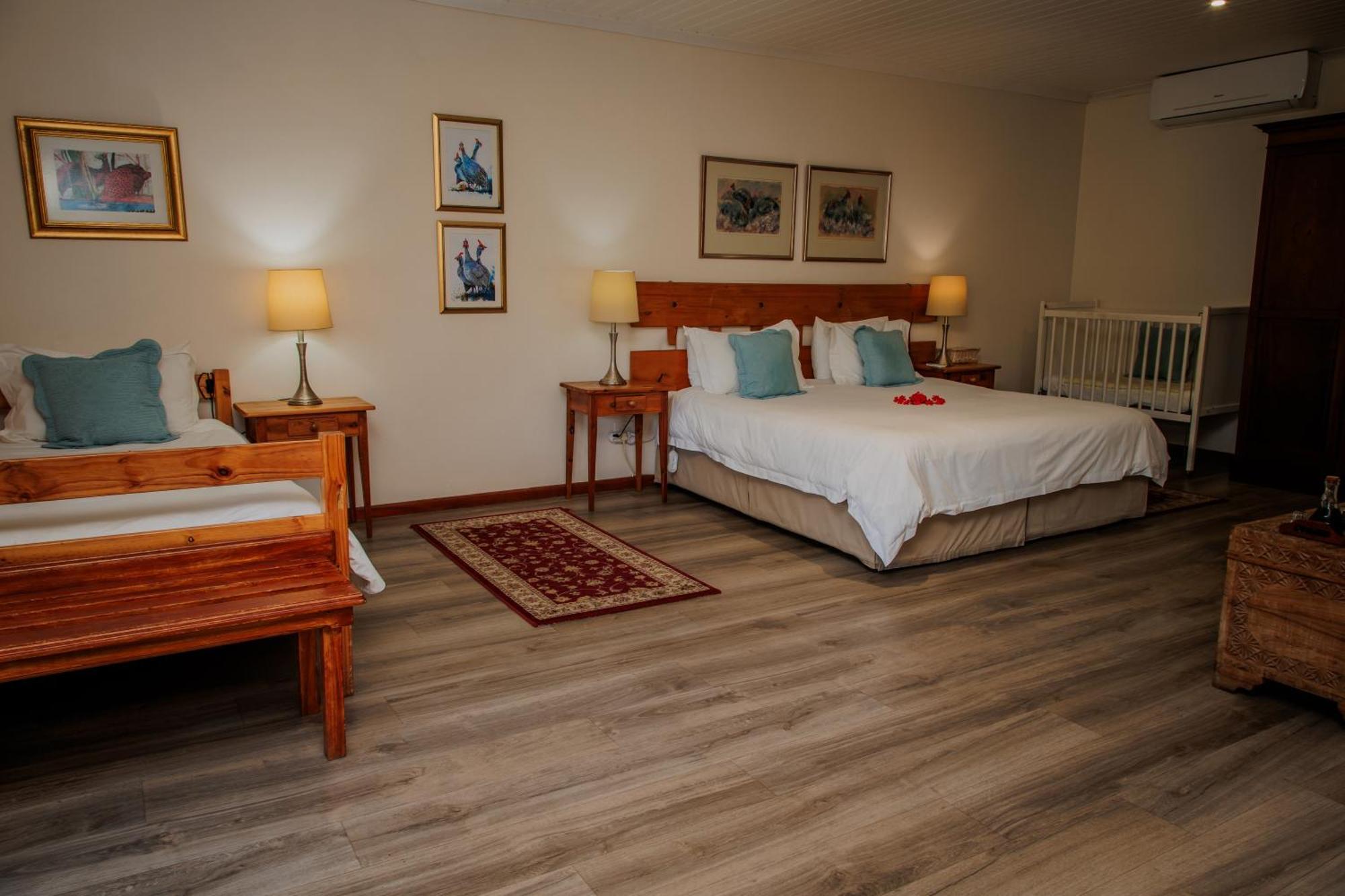 Aan De Oever Guesthouse Свелендам Екстер'єр фото